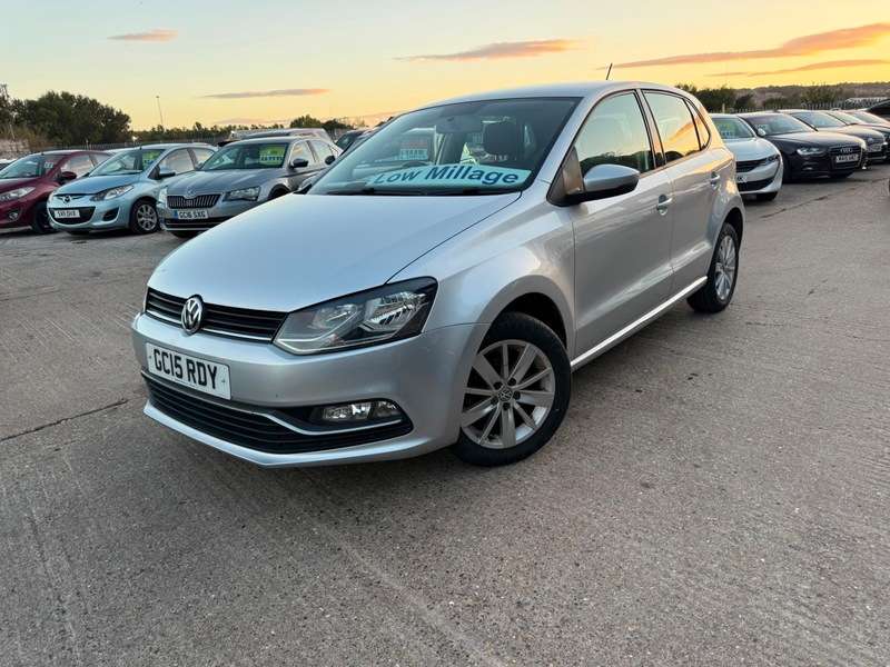 A 2015 VOLKSWAGEN POLO 1.0 BlueMotion Tech SE Euro 6 (s/s) 5dr A 2015 VOLKSWAGEN POLO 1.0 BlueMotion Tech SE Euro 6 (s/s) 5dr