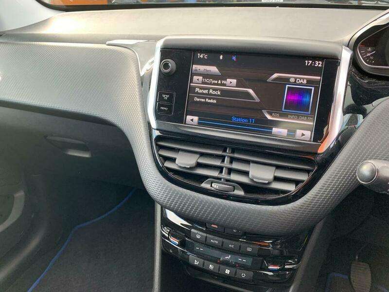 2014 PEUGEOT 2008 2014 PEUGEOT 2008