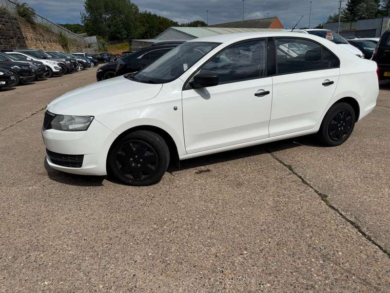 A 2013 SKODA RAPID S TSI A 2013 SKODA RAPID S TSI
