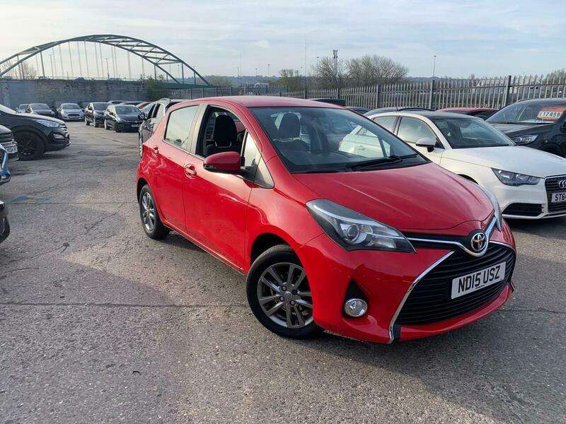 A 2015 TOYOTA YARIS 1.33 Dual VVT-i Icon Euro 5 5dr Euro 5 A 2015 TOYOTA YARIS 1.33 Dual VVT-i Icon Euro 5 5dr Euro 5