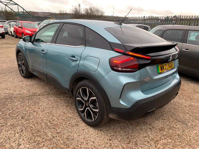 A 2021 CITROEN C4 SHINE PLUS A 2021 CITROEN C4 SHINE PLUS