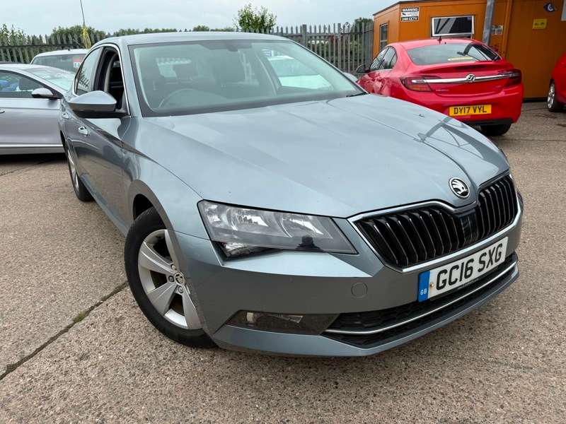 A 2016 SKODA SUPERB SE TSI A 2016 SKODA SUPERB SE TSI
