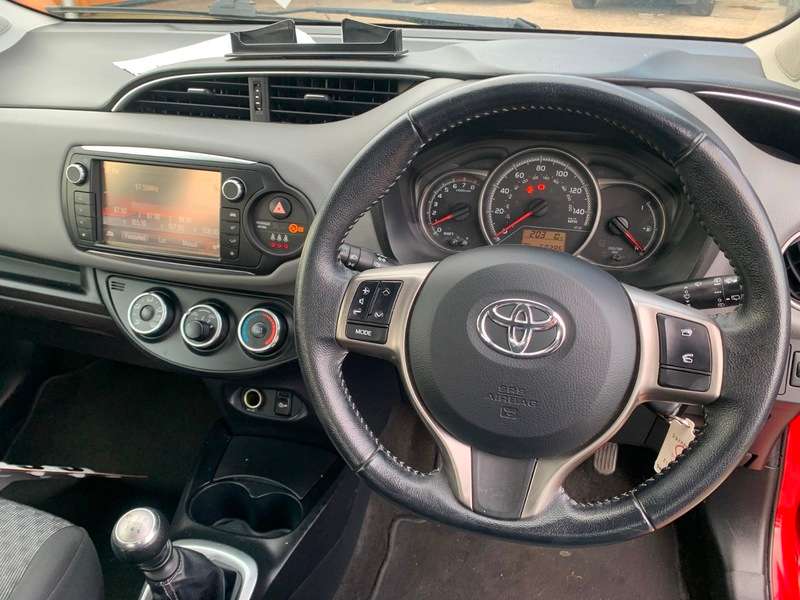 2015 TOYOTA YARIS 2015 TOYOTA YARIS