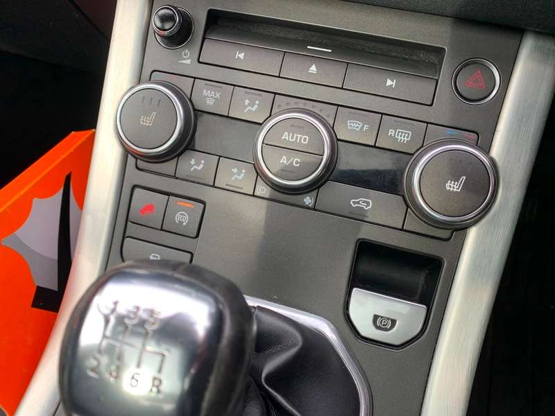 A 2016 LAND ROVER DISCOVERY SPORT 2.0 TD4 HSE Auto 4WD Euro 6 (s/s) 5dr A 2016 LAND ROVER DISCOVERY SPORT 2.0 TD4 HSE Auto 4WD Euro 6 (s/s) 5dr