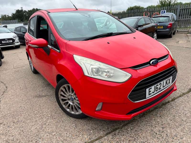 A 2012 FORD B-MAX TITANIUM TDCI A 2012 FORD B-MAX TITANIUM TDCI