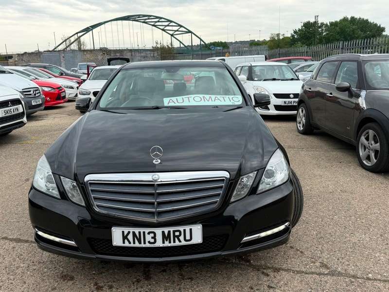 A 2013 MERCEDES-BENZ E CLASS E220 CDI BLUEEFFICIENCY S/S SE A 2013 MERCEDES-BENZ E CLASS E220 CDI BLUEEFFICIENCY S/S SE