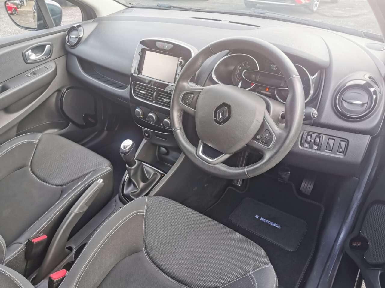 2017 RENAULT CLIO 2017 RENAULT CLIO