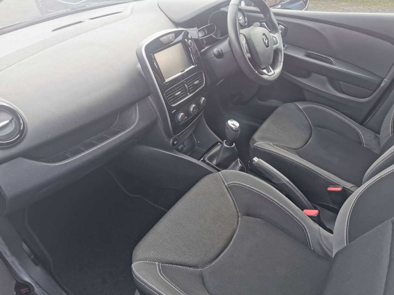 2017 RENAULT CLIO 2017 RENAULT CLIO