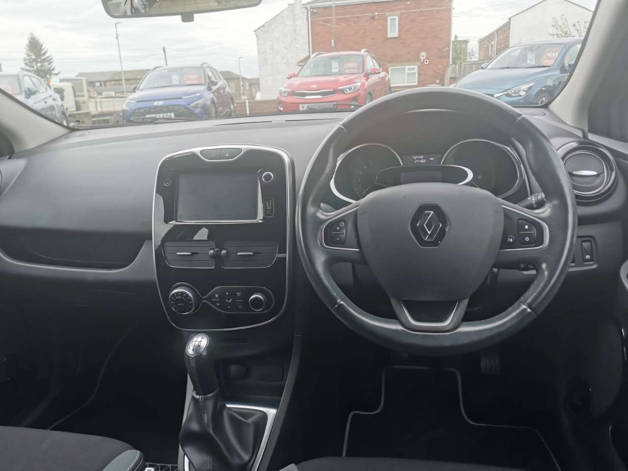 2015 RENAULT CLIO 2015 RENAULT CLIO