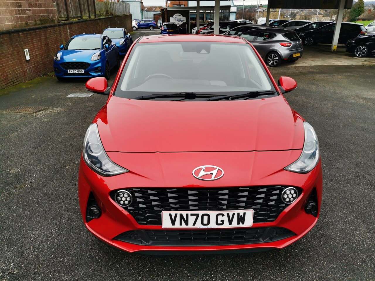 A 2021 HYUNDAI I10 1.0 Premium Hatchback 5dr Petrol Manual Euro 6 (s/s) (67 ps) A 2021 HYUNDAI I10 1.0 Premium Hatchback 5dr Petrol Manual Euro 6 (s/s) (67 ps)