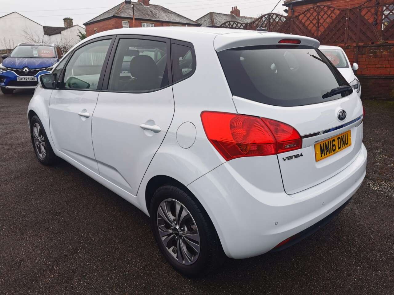 A 2016 KIA VENGA 1.6 3 MPV 5dr Petrol Auto Euro 6 (123 bhp) A 2016 KIA VENGA 1.6 3 MPV 5dr Petrol Auto Euro 6 (123 bhp)