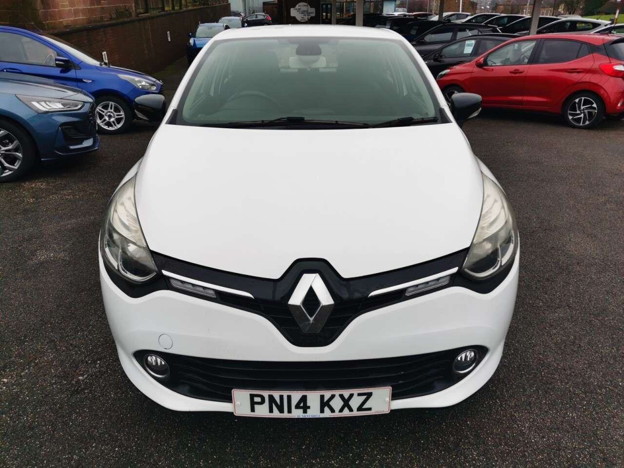 A 2014 RENAULT CLIO 0.9 TCe Dynamique S MediaNav Hatchback 5dr Petrol Manual Euro 5 (s/s) (90 p A 2014 RENAULT CLIO 0.9 TCe Dynamique S MediaNav Hatchback 5dr Petrol Manual Euro 5 (s/s) (90 p