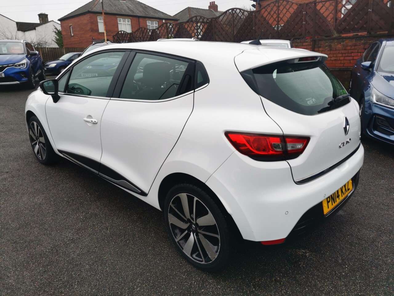 A 2014 RENAULT CLIO 0.9 TCe Dynamique S MediaNav Hatchback 5dr Petrol Manual Euro 5 (s/s) (90 p A 2014 RENAULT CLIO 0.9 TCe Dynamique S MediaNav Hatchback 5dr Petrol Manual Euro 5 (s/s) (90 p