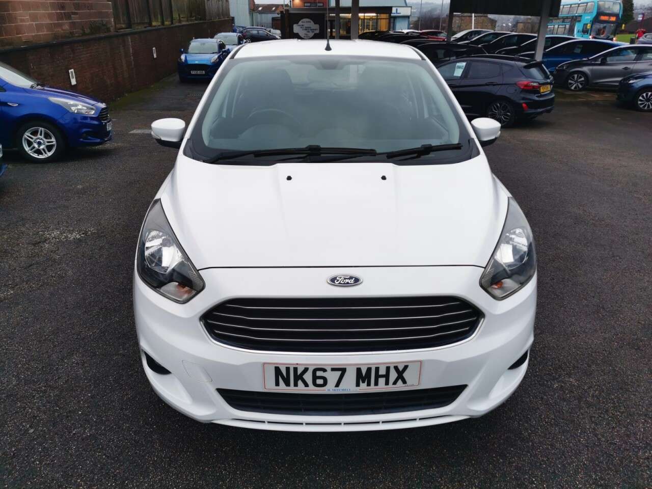 A 2017 FORD KA+ 1.2 Ti-VCT Zetec Hatchback 5dr Petrol Manual Euro 6 (70 ps) A 2017 FORD KA+ 1.2 Ti-VCT Zetec Hatchback 5dr Petrol Manual Euro 6 (70 ps)