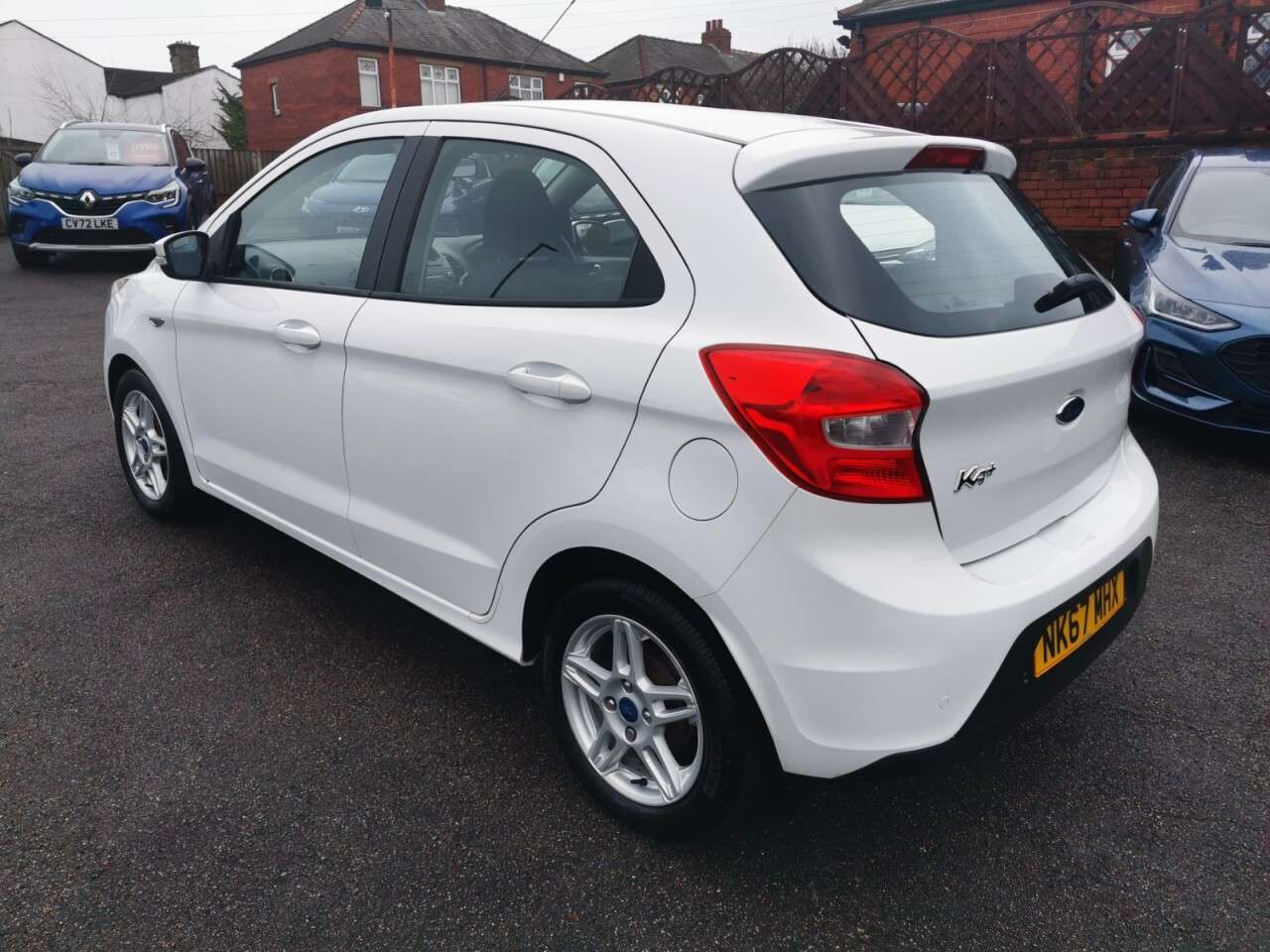 A 2017 FORD KA+ 1.2 Ti-VCT Zetec Hatchback 5dr Petrol Manual Euro 6 (70 ps) A 2017 FORD KA+ 1.2 Ti-VCT Zetec Hatchback 5dr Petrol Manual Euro 6 (70 ps)