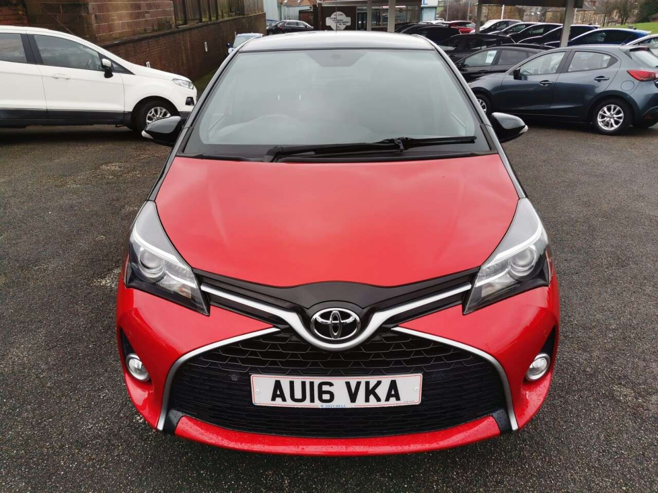 A 2016 TOYOTA YARIS 1.33 Dual VVT-i Design Hatchback 5dr Petrol Manual Euro 6 (99 ps) A 2016 TOYOTA YARIS 1.33 Dual VVT-i Design Hatchback 5dr Petrol Manual Euro 6 (99 ps)