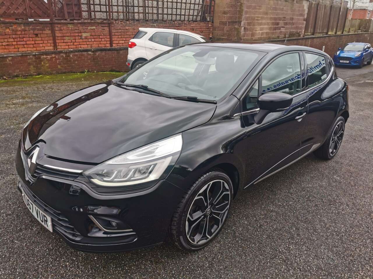 A 2017 RENAULT CLIO 0.9 TCe Dynamique S Nav Hatchback 5dr Petrol Manual Euro 6 (s/s) (90 ps) A 2017 RENAULT CLIO 0.9 TCe Dynamique S Nav Hatchback 5dr Petrol Manual Euro 6 (s/s) (90 ps)