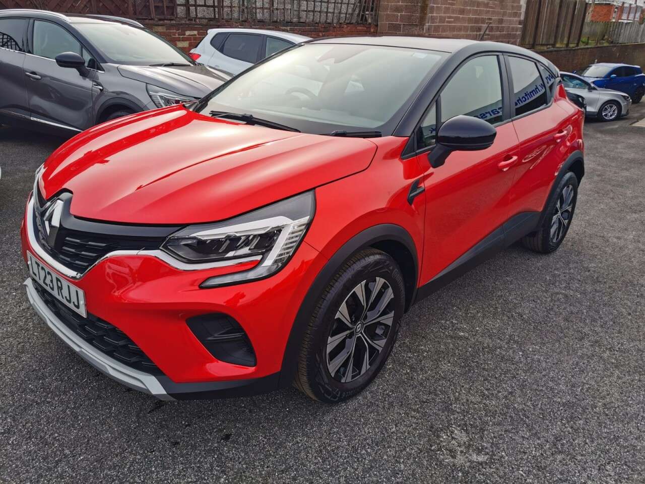 A 2023 RENAULT CAPTUR 1.0 TCe evolution SUV 5dr Petrol Manual Euro 6 (s/s) (90 ps) A 2023 RENAULT CAPTUR 1.0 TCe evolution SUV 5dr Petrol Manual Euro 6 (s/s) (90 ps)