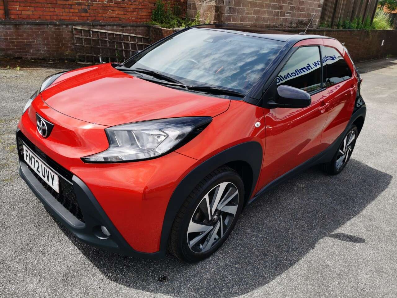 A 2022 TOYOTA AYGO X 1.0 VVT-i Edge Hatchback 5dr Petrol Manual Euro 6 (s/s) (72 ps) A 2022 TOYOTA AYGO X 1.0 VVT-i Edge Hatchback 5dr Petrol Manual Euro 6 (s/s) (72 ps)