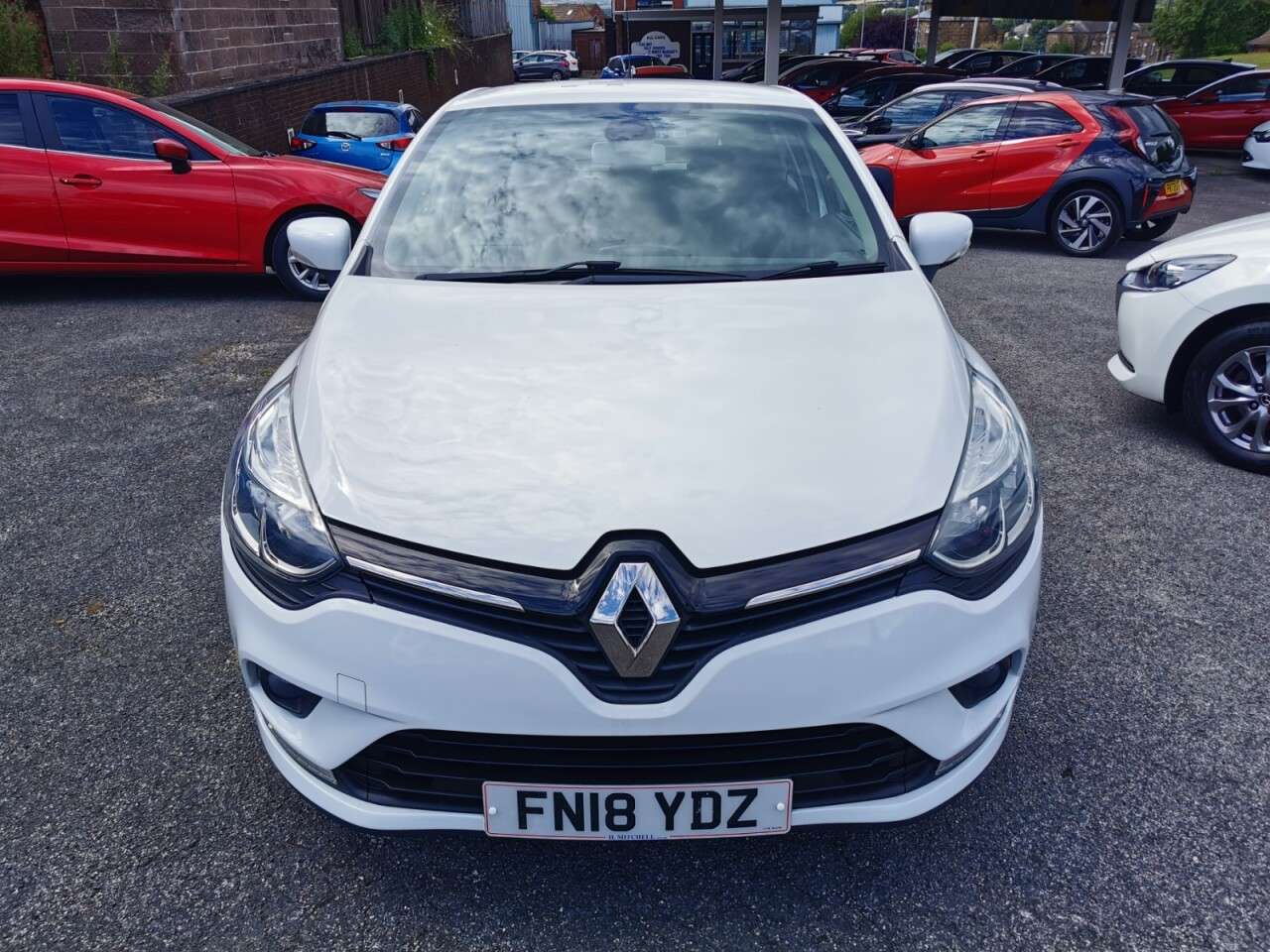 A 2018 RENAULT CLIO 1.2 16V Dynamique Nav Hatchback 5dr Petrol Manual Euro 6 (75 ps) Hatchback A 2018 RENAULT CLIO 1.2 16V Dynamique Nav Hatchback 5dr Petrol Manual Euro 6 (75 ps) Hatchback