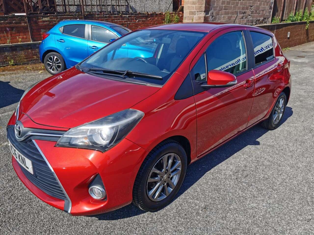 A 2016 TOYOTA YARIS 1.33 Dual VVT-i Icon Hatchback 5dr Petrol Manual Euro 5 Euro 5 (99 ps) A 2016 TOYOTA YARIS 1.33 Dual VVT-i Icon Hatchback 5dr Petrol Manual Euro 5 Euro 5 (99 ps)