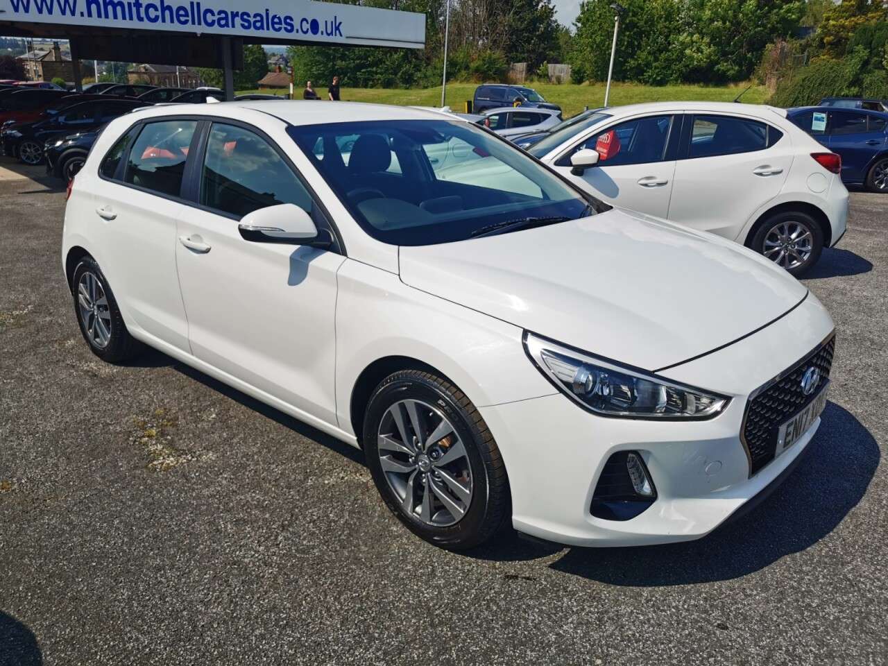 A 2017 HYUNDAI I30 1.0 T-GDi Blue Drive SE Nav Hatchback 5dr Petrol Manual Euro 6 (s/s) (120 p A 2017 HYUNDAI I30 1.0 T-GDi Blue Drive SE Nav Hatchback 5dr Petrol Manual Euro 6 (s/s) (120 p