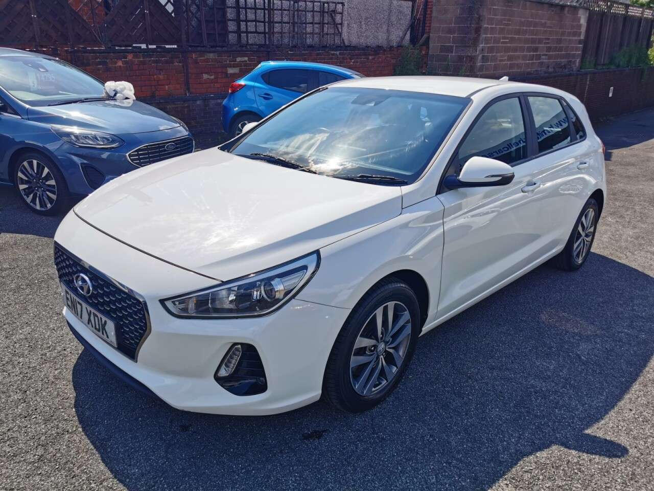 A 2017 HYUNDAI I30 1.0 T-GDi Blue Drive SE Nav Hatchback 5dr Petrol Manual Euro 6 (s/s) (120 p A 2017 HYUNDAI I30 1.0 T-GDi Blue Drive SE Nav Hatchback 5dr Petrol Manual Euro 6 (s/s) (120 p