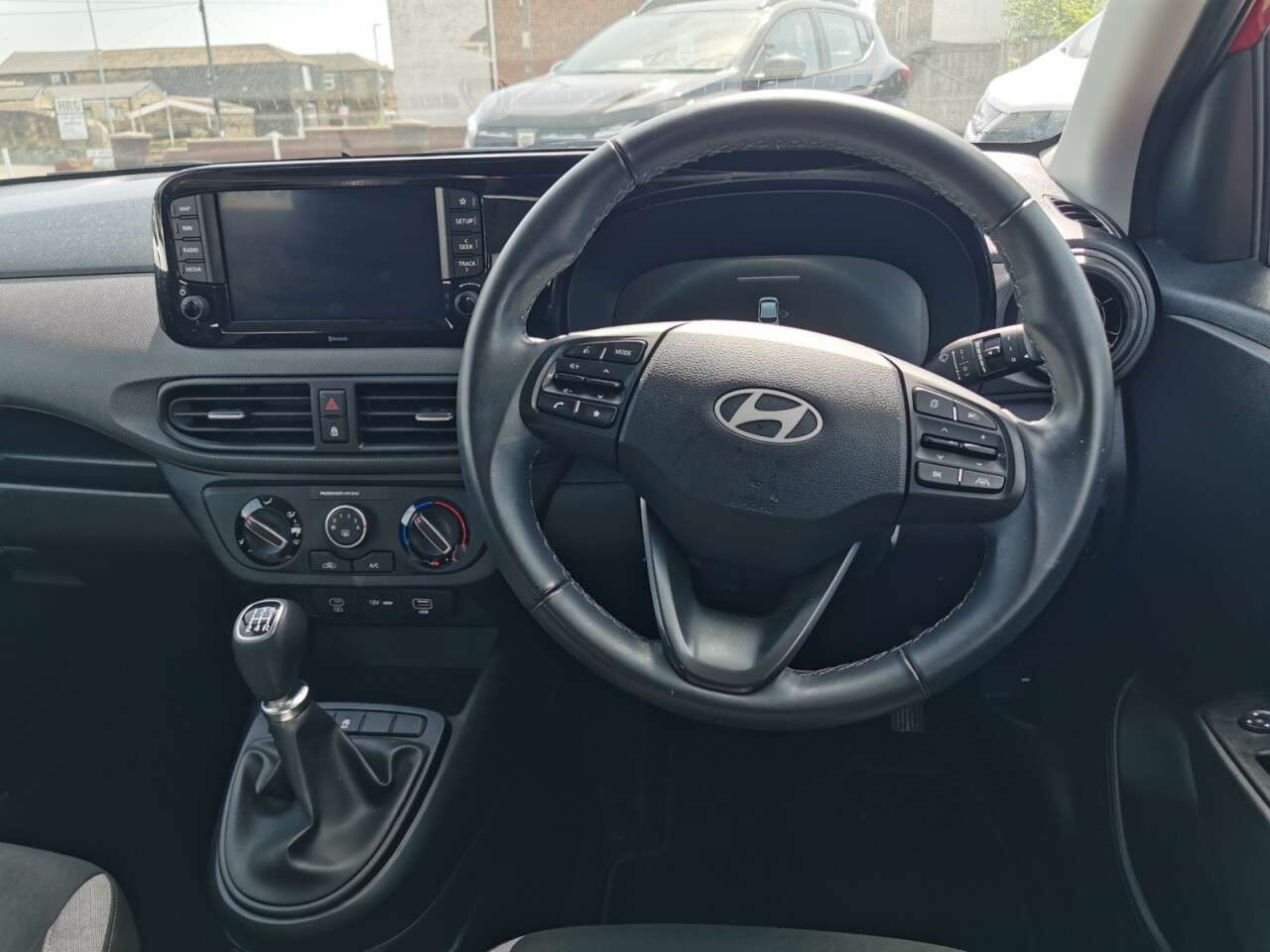 2024 HYUNDAI I10 2024 HYUNDAI I10