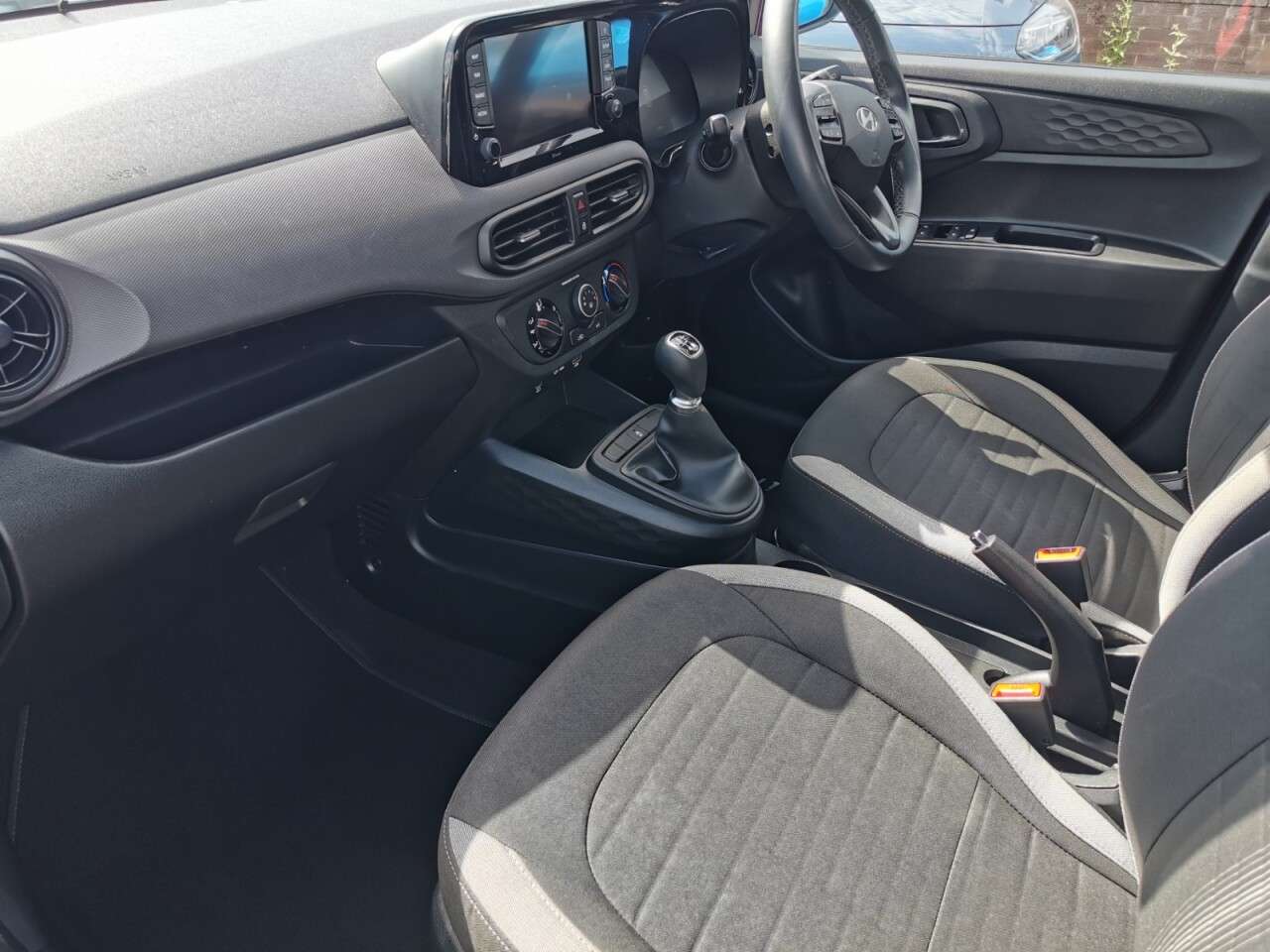 2024 HYUNDAI I10 2024 HYUNDAI I10