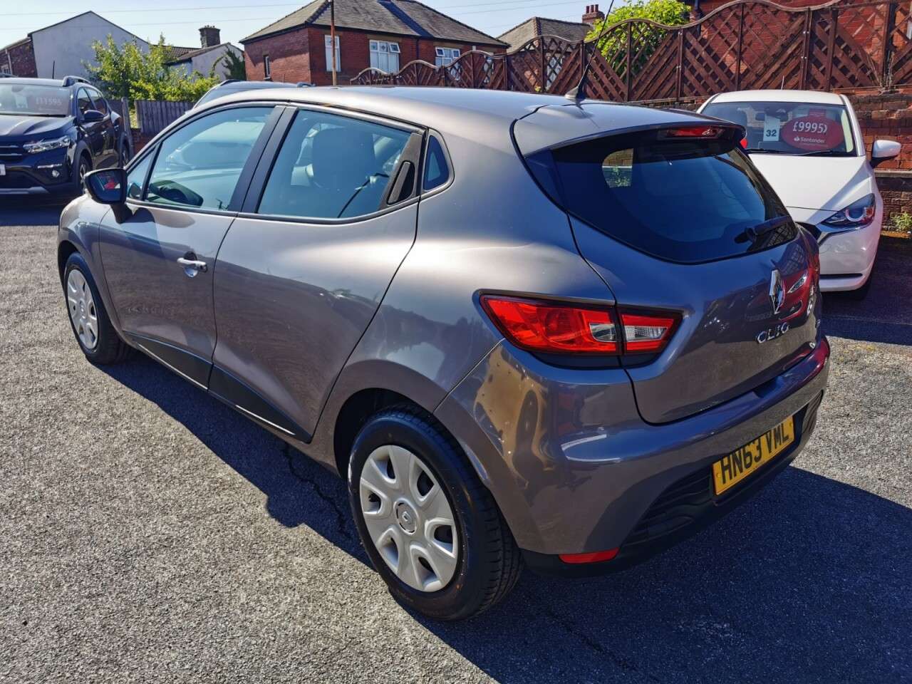 A 2013 RENAULT CLIO 0.9 TCe ECO Expression + Hatchback 5dr Petrol Manual Euro 5 (s/s) (90 ps) A 2013 RENAULT CLIO 0.9 TCe ECO Expression + Hatchback 5dr Petrol Manual Euro 5 (s/s) (90 ps)