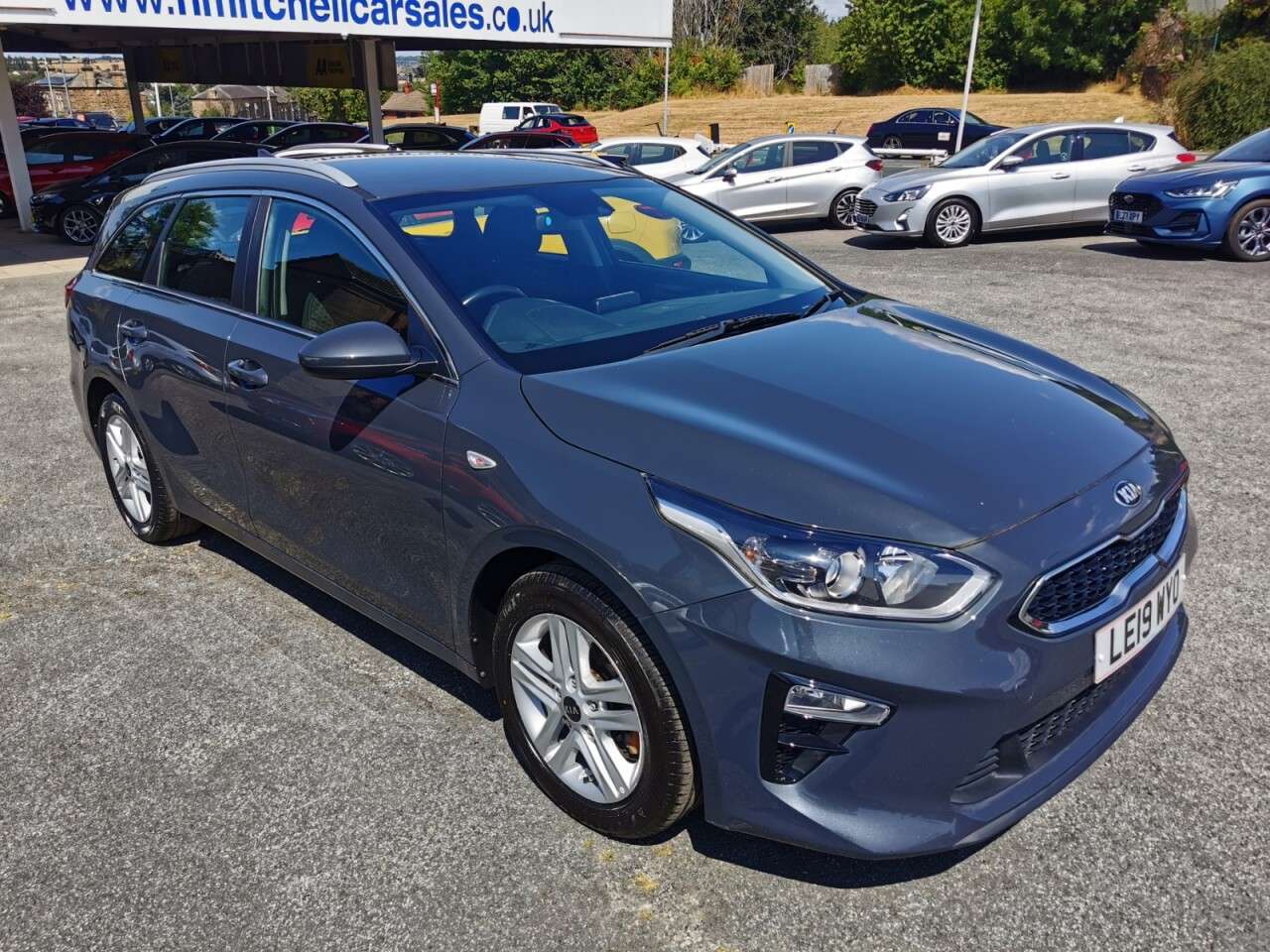 A 2019 KIA CEED 1.0 T-GDi ECO 2 Sportswagon 5dr Petrol Manual Euro 6 (s/s) (118 bhp) A 2019 KIA CEED 1.0 T-GDi ECO 2 Sportswagon 5dr Petrol Manual Euro 6 (s/s) (118 bhp)