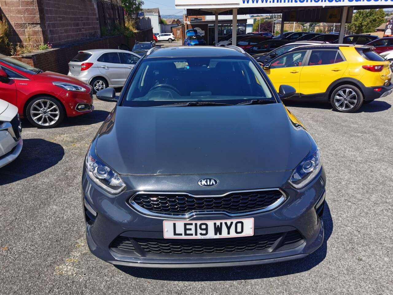 A 2019 KIA CEED 1.0 T-GDi ECO 2 Sportswagon 5dr Petrol Manual Euro 6 (s/s) (118 bhp) A 2019 KIA CEED 1.0 T-GDi ECO 2 Sportswagon 5dr Petrol Manual Euro 6 (s/s) (118 bhp)