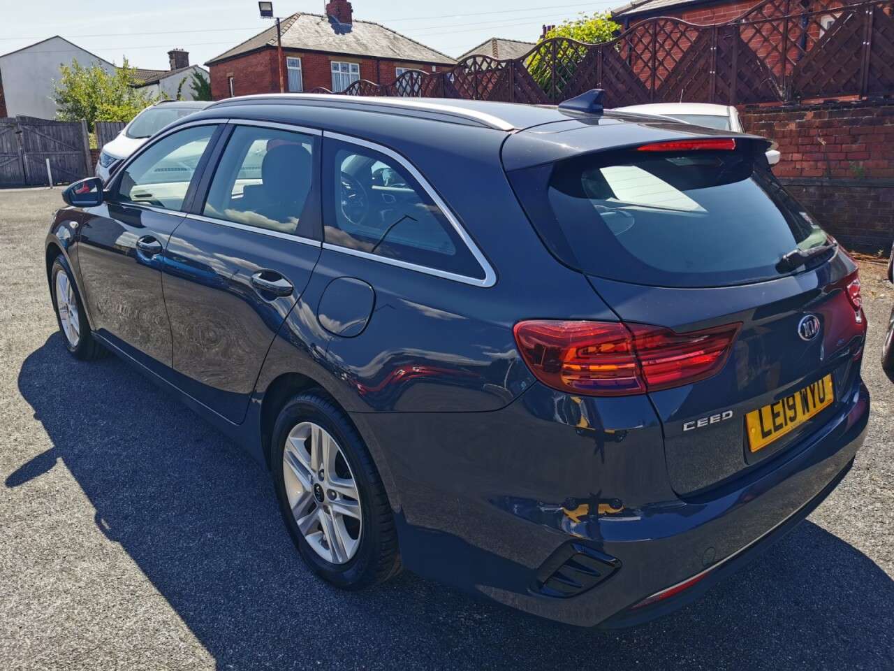 A 2019 KIA CEED 1.0 T-GDi ECO 2 Sportswagon 5dr Petrol Manual Euro 6 (s/s) (118 bhp) A 2019 KIA CEED 1.0 T-GDi ECO 2 Sportswagon 5dr Petrol Manual Euro 6 (s/s) (118 bhp)