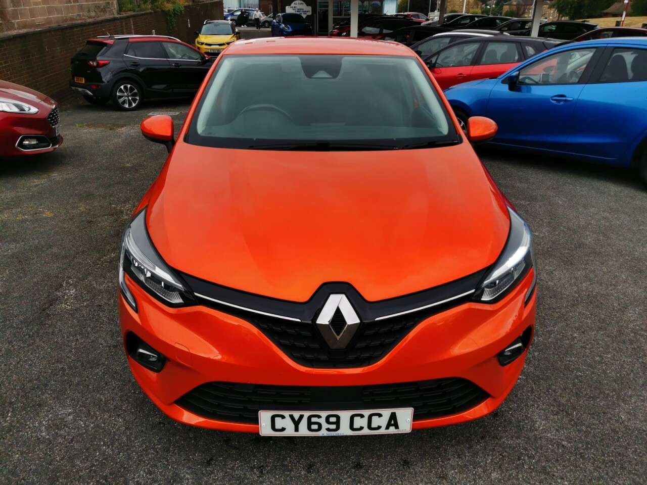 A 2019 RENAULT CLIO 1.0 TCe Iconic Hatchback 5dr Petrol Manual Euro 6 (s/s) (100 ps) A 2019 RENAULT CLIO 1.0 TCe Iconic Hatchback 5dr Petrol Manual Euro 6 (s/s) (100 ps)