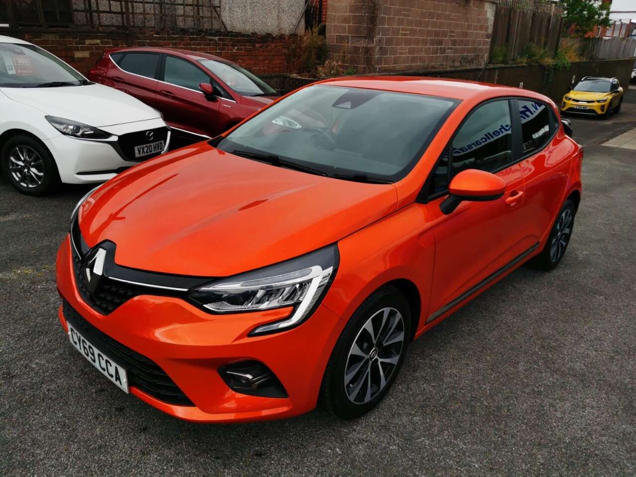 A 2019 RENAULT CLIO 1.0 TCe Iconic Hatchback 5dr Petrol Manual Euro 6 (s/s) (100 ps) A 2019 RENAULT CLIO 1.0 TCe Iconic Hatchback 5dr Petrol Manual Euro 6 (s/s) (100 ps)
