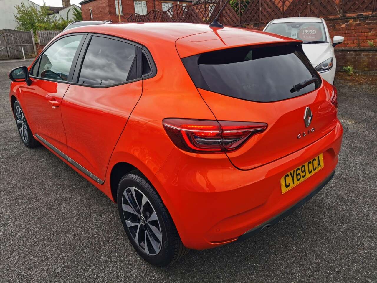 A 2019 RENAULT CLIO 1.0 TCe Iconic Hatchback 5dr Petrol Manual Euro 6 (s/s) (100 ps) A 2019 RENAULT CLIO 1.0 TCe Iconic Hatchback 5dr Petrol Manual Euro 6 (s/s) (100 ps)