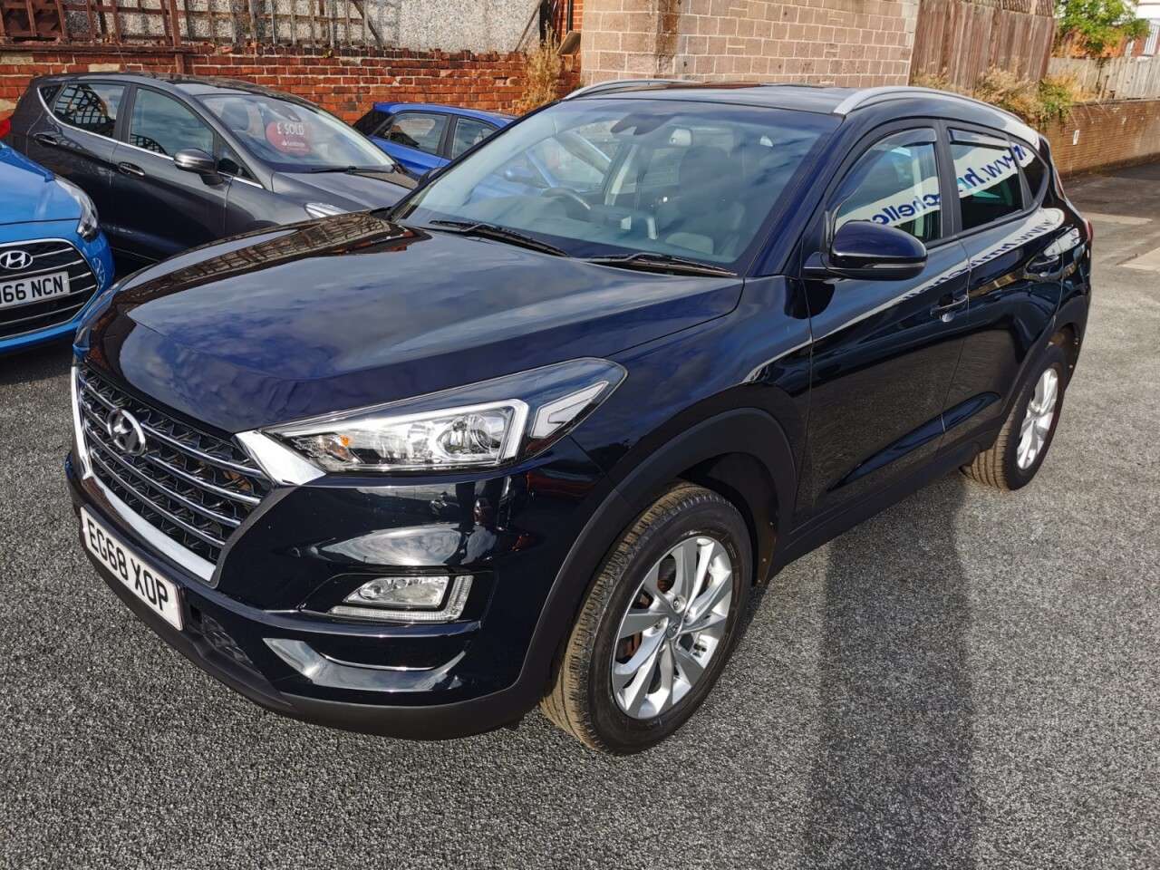 A 2019 HYUNDAI TUCSON 1.6 GDi SE Nav SUV 5dr Petrol Manual Euro 6 (s/s) (132 ps) A 2019 HYUNDAI TUCSON 1.6 GDi SE Nav SUV 5dr Petrol Manual Euro 6 (s/s) (132 ps)