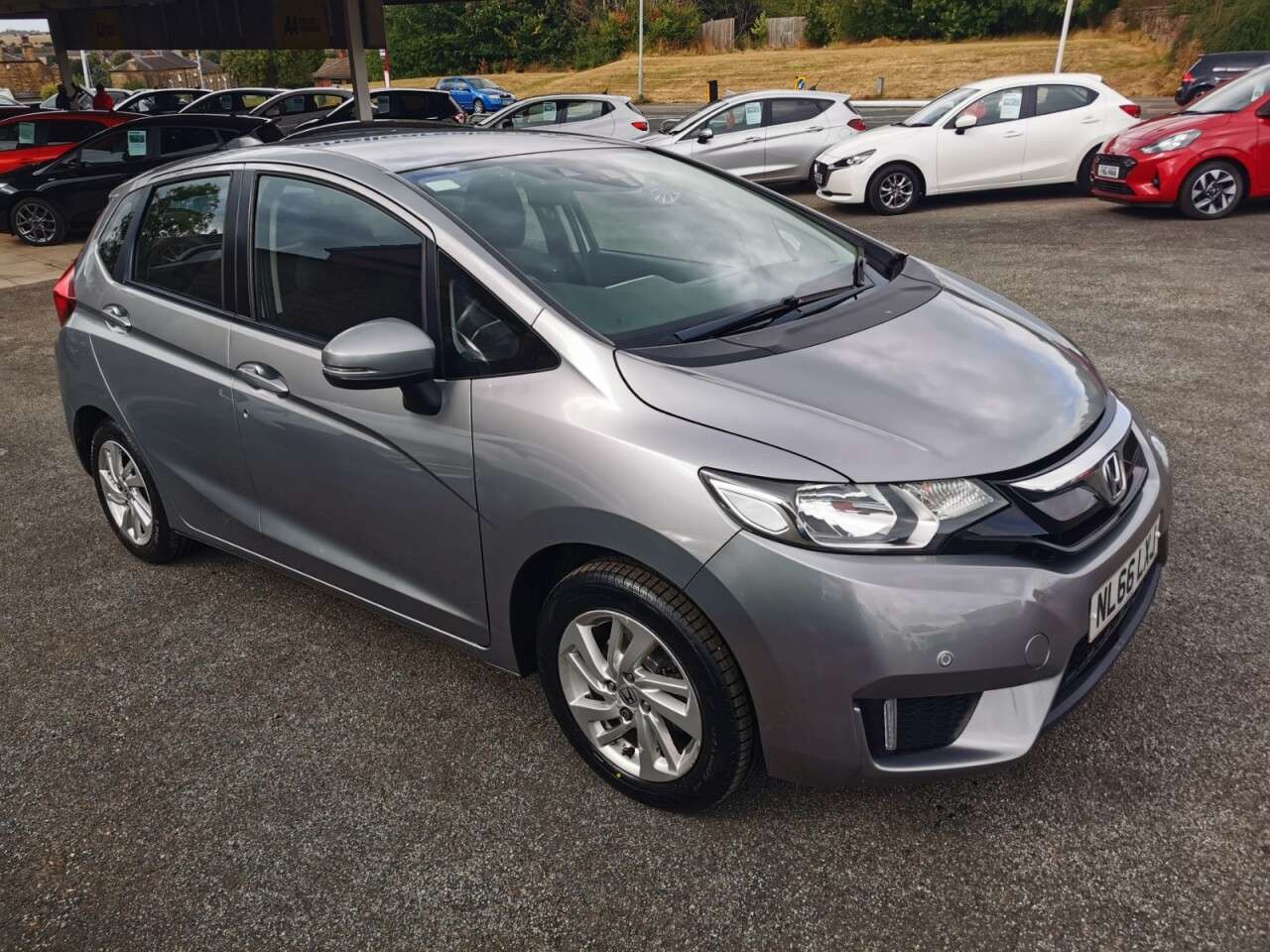 A 2016 HONDA JAZZ 1.3 i-VTEC SE Hatchback 5dr Petrol CVT Euro 6 (s/s) (102 ps) A 2016 HONDA JAZZ 1.3 i-VTEC SE Hatchback 5dr Petrol CVT Euro 6 (s/s) (102 ps)