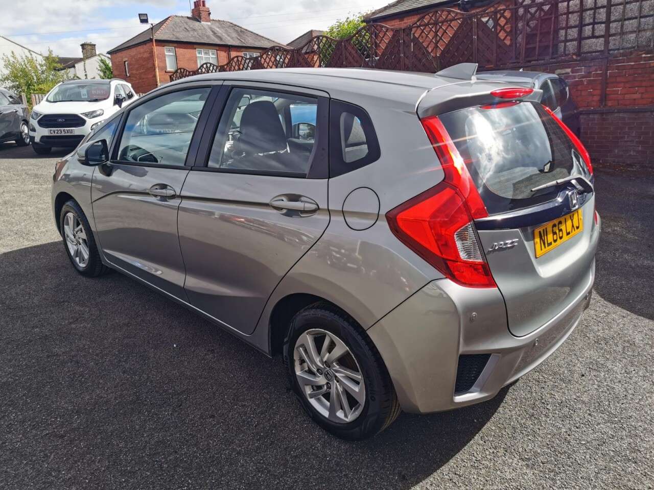 A 2016 HONDA JAZZ 1.3 i-VTEC SE Hatchback 5dr Petrol CVT Euro 6 (s/s) (102 ps) A 2016 HONDA JAZZ 1.3 i-VTEC SE Hatchback 5dr Petrol CVT Euro 6 (s/s) (102 ps)