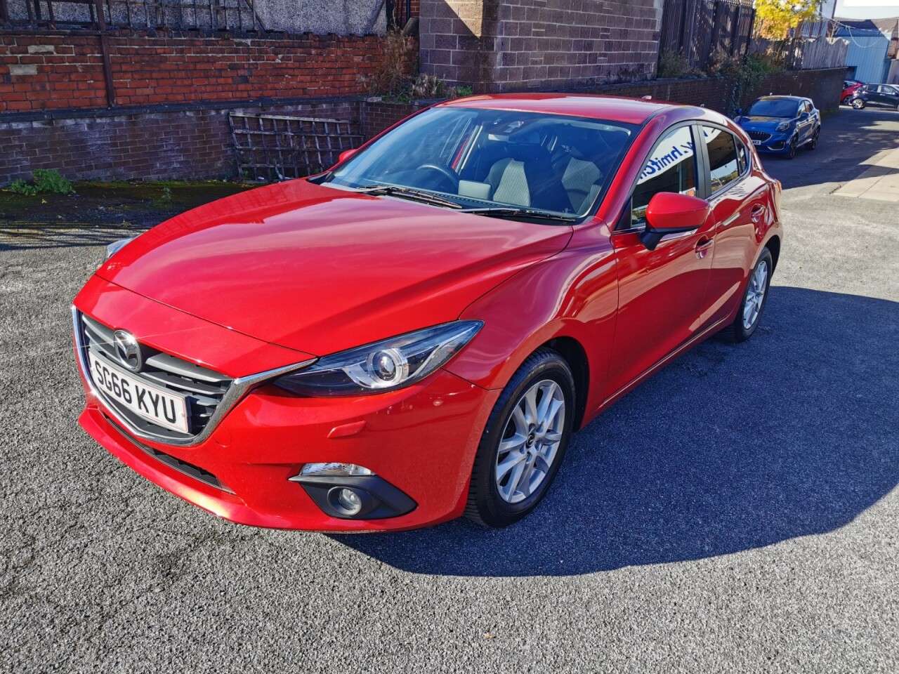 A 2016 MAZDA MAZDA3 2.0 SKYACTIV-G SE-L Nav Hatchback 5dr Petrol Manual Euro 5 (s/s) (120 ps) A 2016 MAZDA MAZDA3 2.0 SKYACTIV-G SE-L Nav Hatchback 5dr Petrol Manual Euro 5 (s/s) (120 ps)