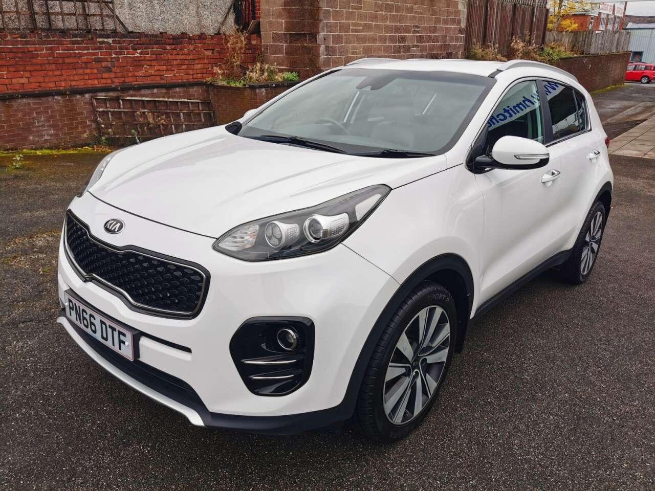 A 2016 KIA SPORTAGE 1.7 CRDi 3 SUV 5dr Diesel Manual Euro 6 (s/s) (114 bhp) A 2016 KIA SPORTAGE 1.7 CRDi 3 SUV 5dr Diesel Manual Euro 6 (s/s) (114 bhp)