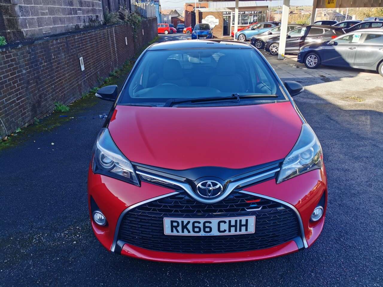 A 2016 TOYOTA YARIS 1.33 Dual VVT-i Design Hatchback 5dr Petrol Manual Euro 6 (99 ps) A 2016 TOYOTA YARIS 1.33 Dual VVT-i Design Hatchback 5dr Petrol Manual Euro 6 (99 ps)
