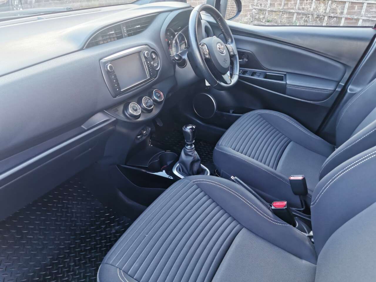 2016 TOYOTA YARIS 2016 TOYOTA YARIS