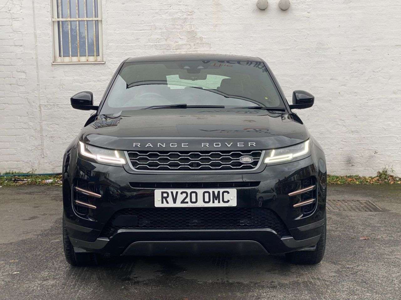 A 2020 LAND ROVER RANGE ROVER EVOQUE 2.0 D180 MHEV R-Dynamic HSE SUV 5dr Diesel Auto 4WD Euro 6 (s/s) (180 ps) L A 2020 LAND ROVER RANGE ROVER EVOQUE 2.0 D180 MHEV R-Dynamic HSE SUV 5dr Diesel Auto 4WD Euro 6 (s/s) (180 ps) L