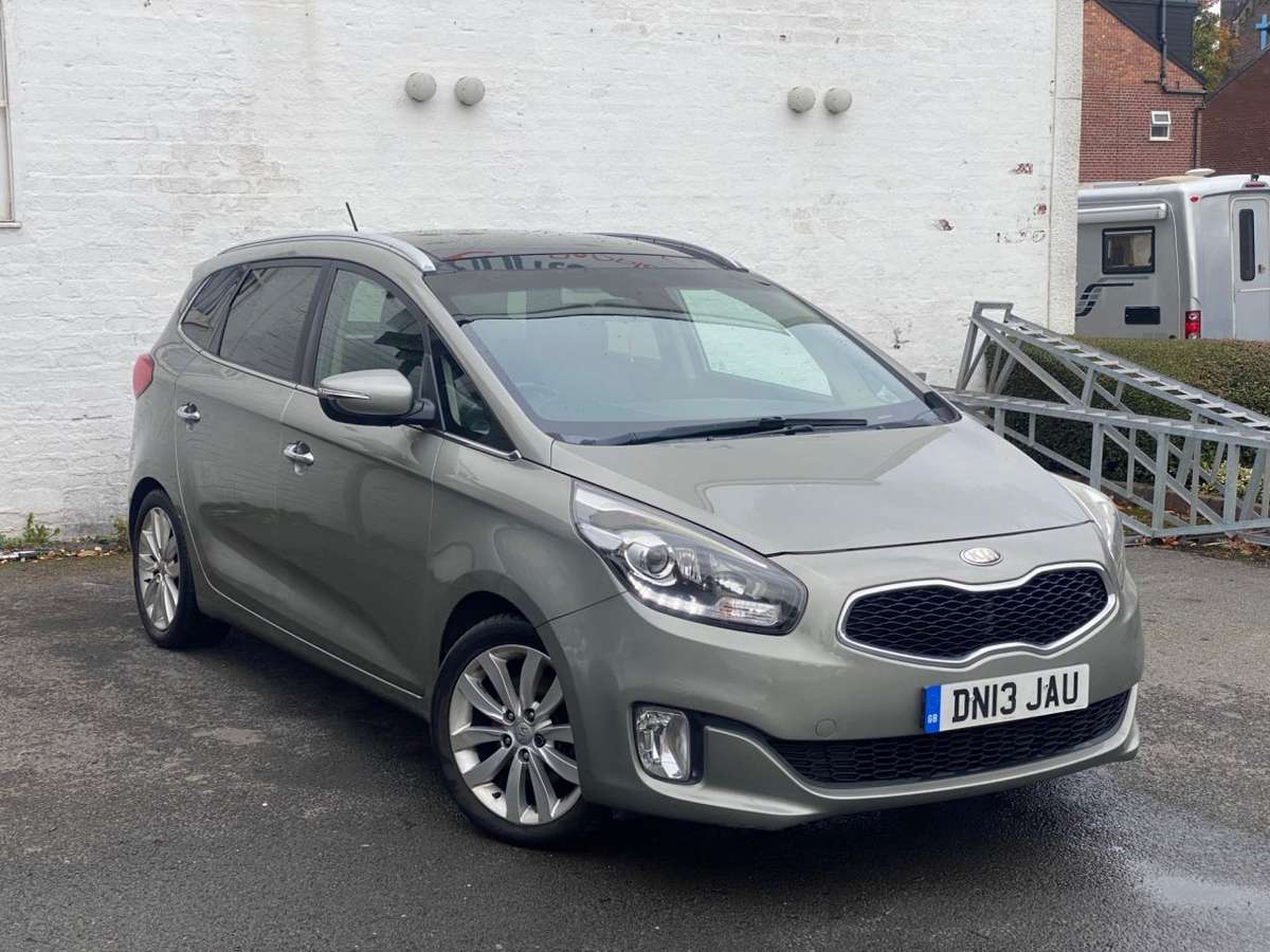 Check out this Kia Carens 2013 Diesel Manual
