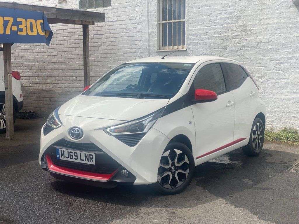 A 2019 TOYOTA AYGO 1.0 VVT-i x-trend Hatchback 5dr Petrol Manual Euro 6 (71 ps) FULL SERVICE H A 2019 TOYOTA AYGO 1.0 VVT-i x-trend Hatchback 5dr Petrol Manual Euro 6 (71 ps) FULL SERVICE H
