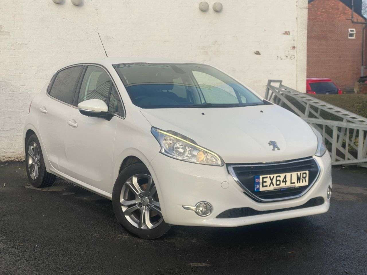 A 2014 PEUGEOT 208 1.2 VTi PureTech Allure Hatchback 5dr Petrol Manual Euro 5 (82 ps) GREAT ST A 2014 PEUGEOT 208 1.2 VTi PureTech Allure Hatchback 5dr Petrol Manual Euro 5 (82 ps) GREAT ST