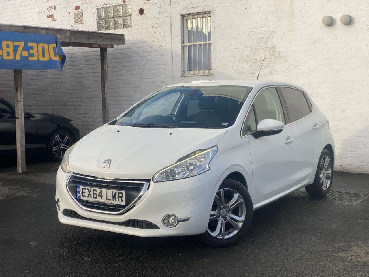 A 2014 PEUGEOT 208 1.2 VTi PureTech Allure Hatchback 5dr Petrol Manual Euro 5 (82 ps) GREAT ST A 2014 PEUGEOT 208 1.2 VTi PureTech Allure Hatchback 5dr Petrol Manual Euro 5 (82 ps) GREAT ST