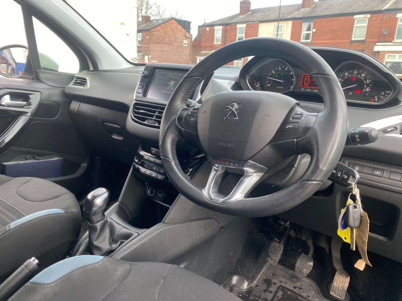 2014 PEUGEOT 208 2014 PEUGEOT 208