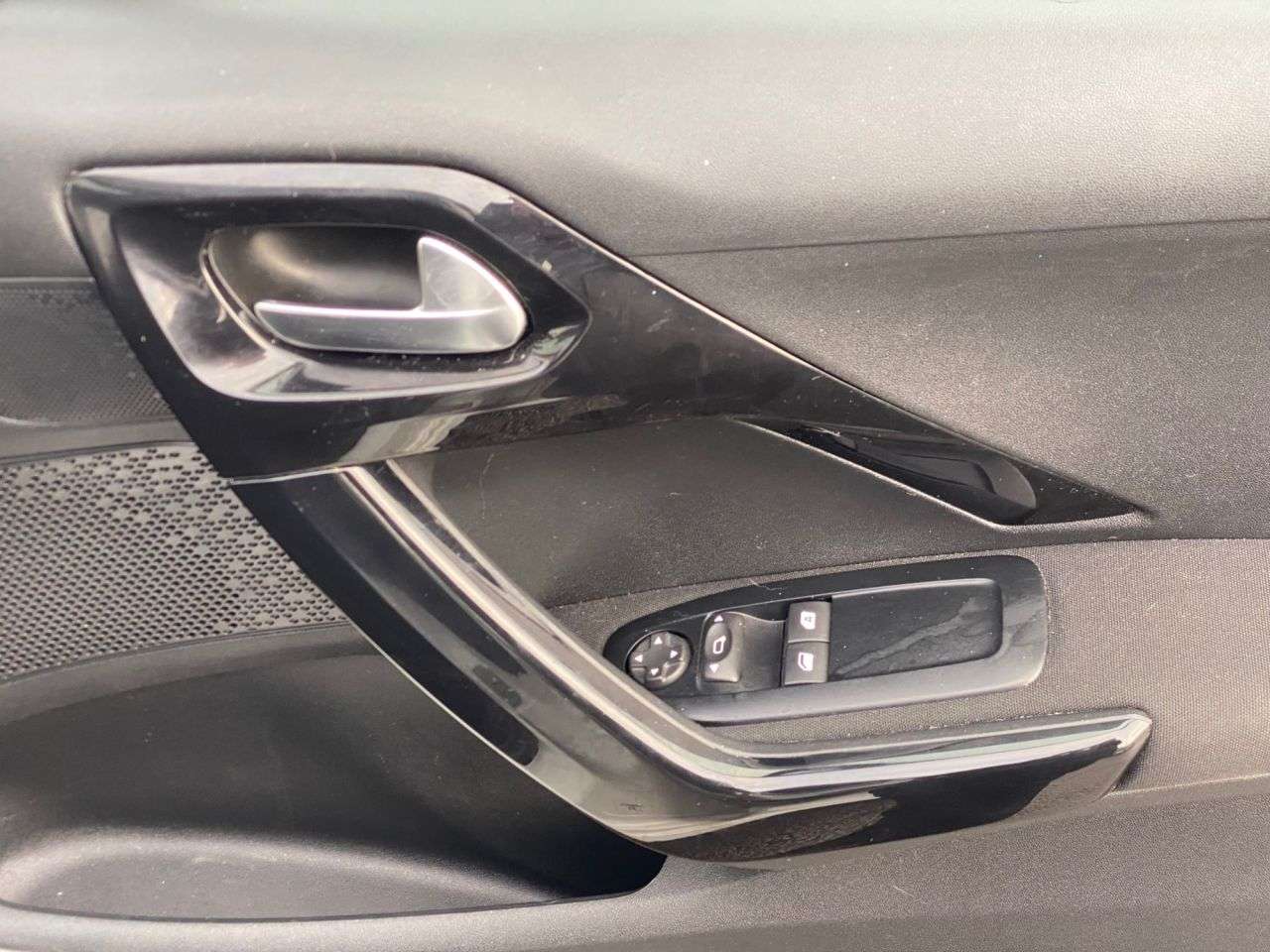 2014 PEUGEOT 208 2014 PEUGEOT 208